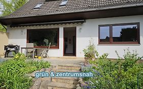 4 Sterne Souterrain Apartment Alt-Mariendorf